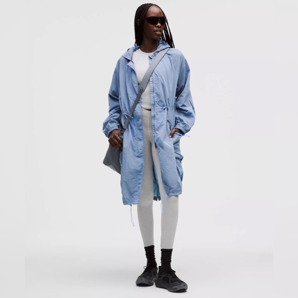 New Lululemon Lightweight Woven Rain Jacket - Sinatra Blue